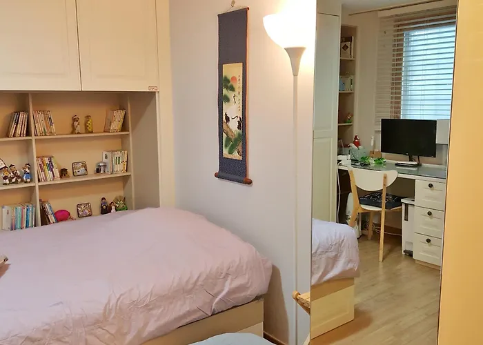 Your Beautiful Nest In Hongdae, Cosy & Memorable *