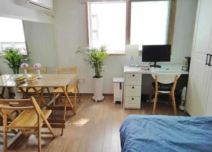 Your Beautiful Nest In Hongdae, Cosy & Memorable *